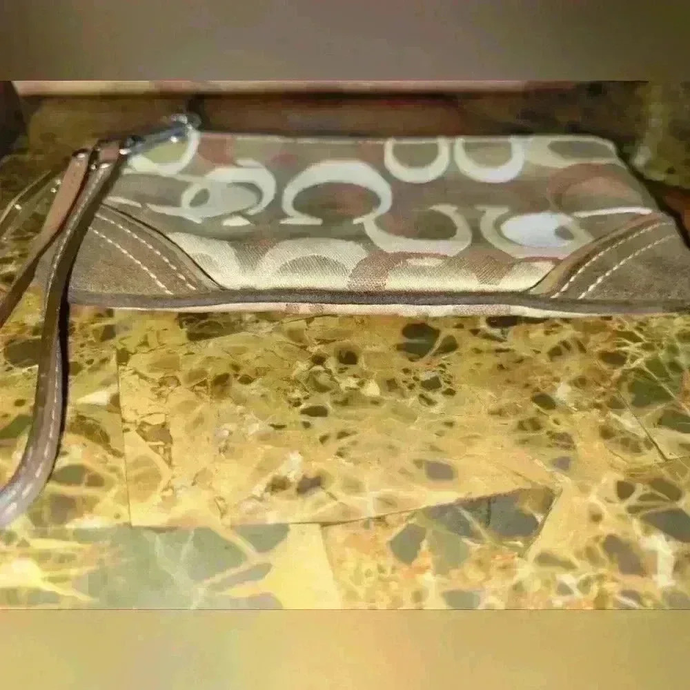 COACH WRISTLET w/hangtag - Picture 5 of 7